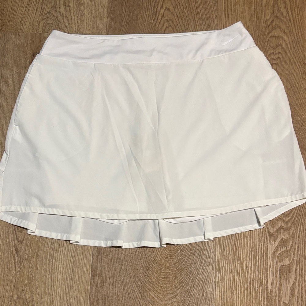 Nike FLEX 15" Dri-Fit Golf Skirt Skort Shorts White pleated BVO257 Size
LARGE